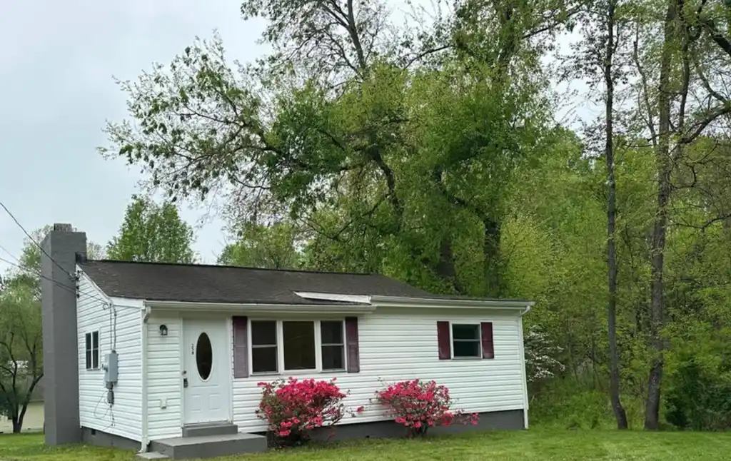 Louisa Home for sale