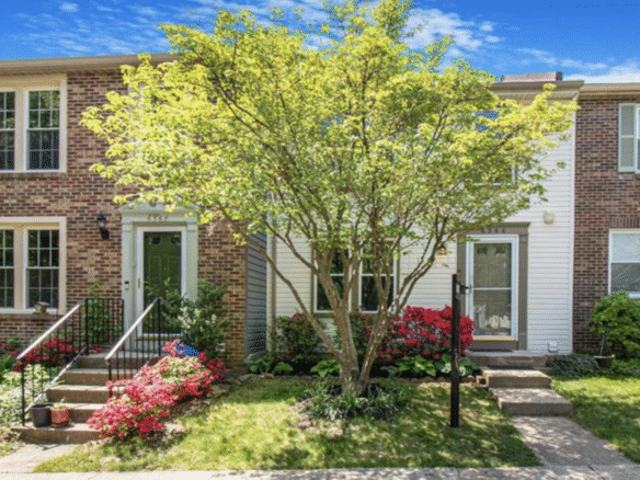 6366 Generals Ct Centreville, VA 20121